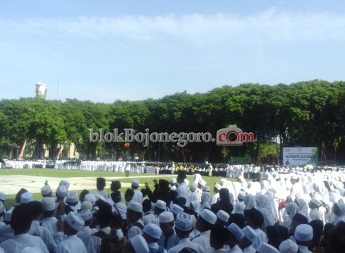 Lagu Subanul Wathon Menggema di Alun-Alun Bojonegoro